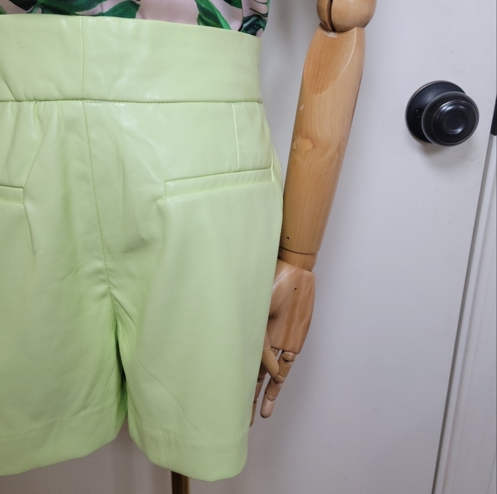 House of Harlow 1960 Faux Leather High Waist Shorts Size 8 - Picture 9 of 13